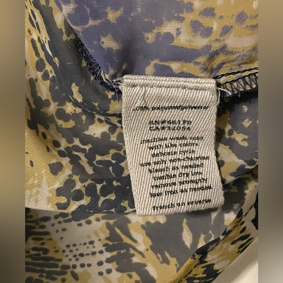 ecote’ Sheer Blue Wave Pattern Top - Picture 4 of 4